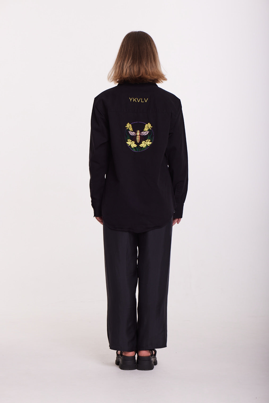 Embroidered Bee Shirt – Nature’s Power in Motion