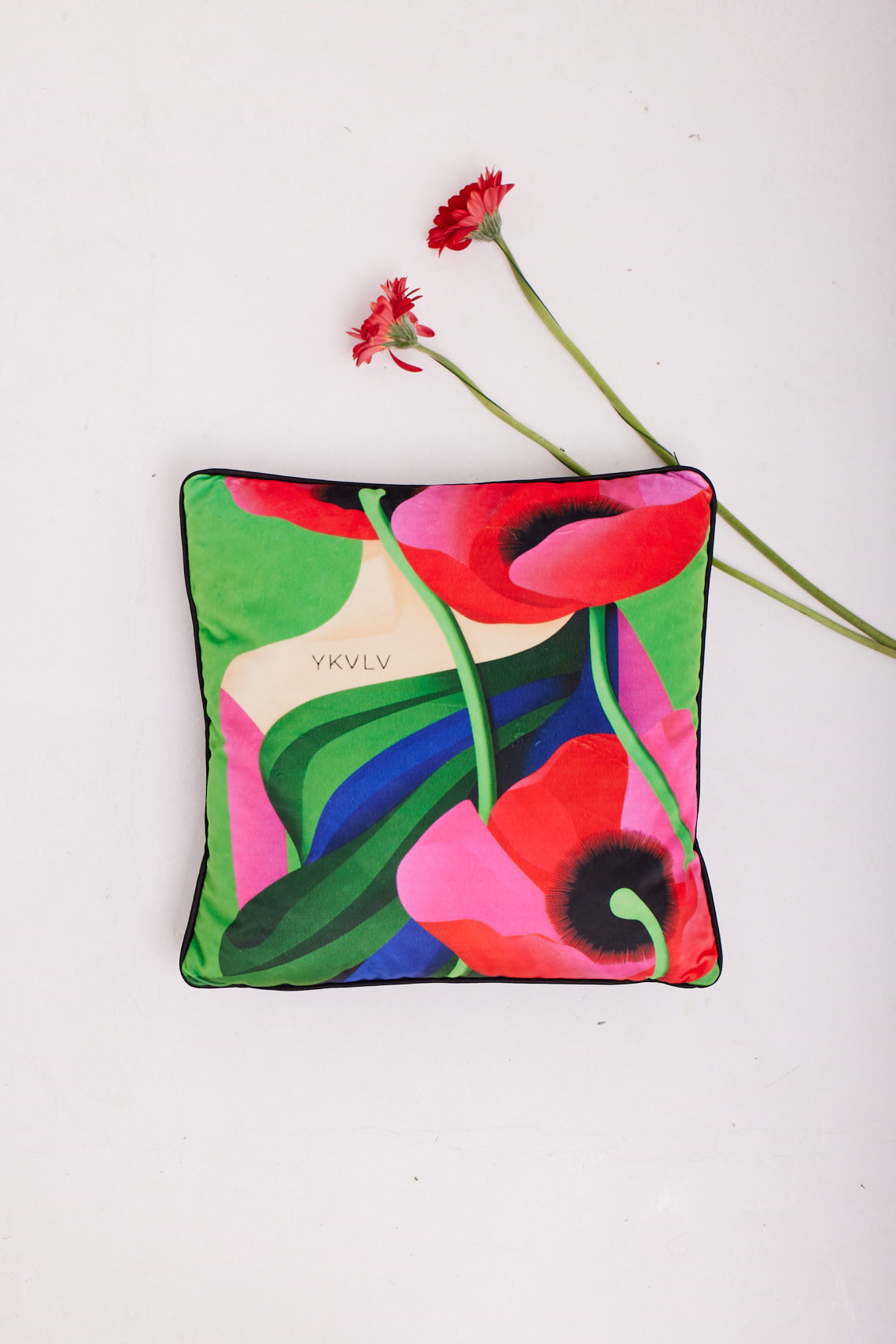AI-Designed Velvet Pillow – Symbiotic Poppies in Pop Art