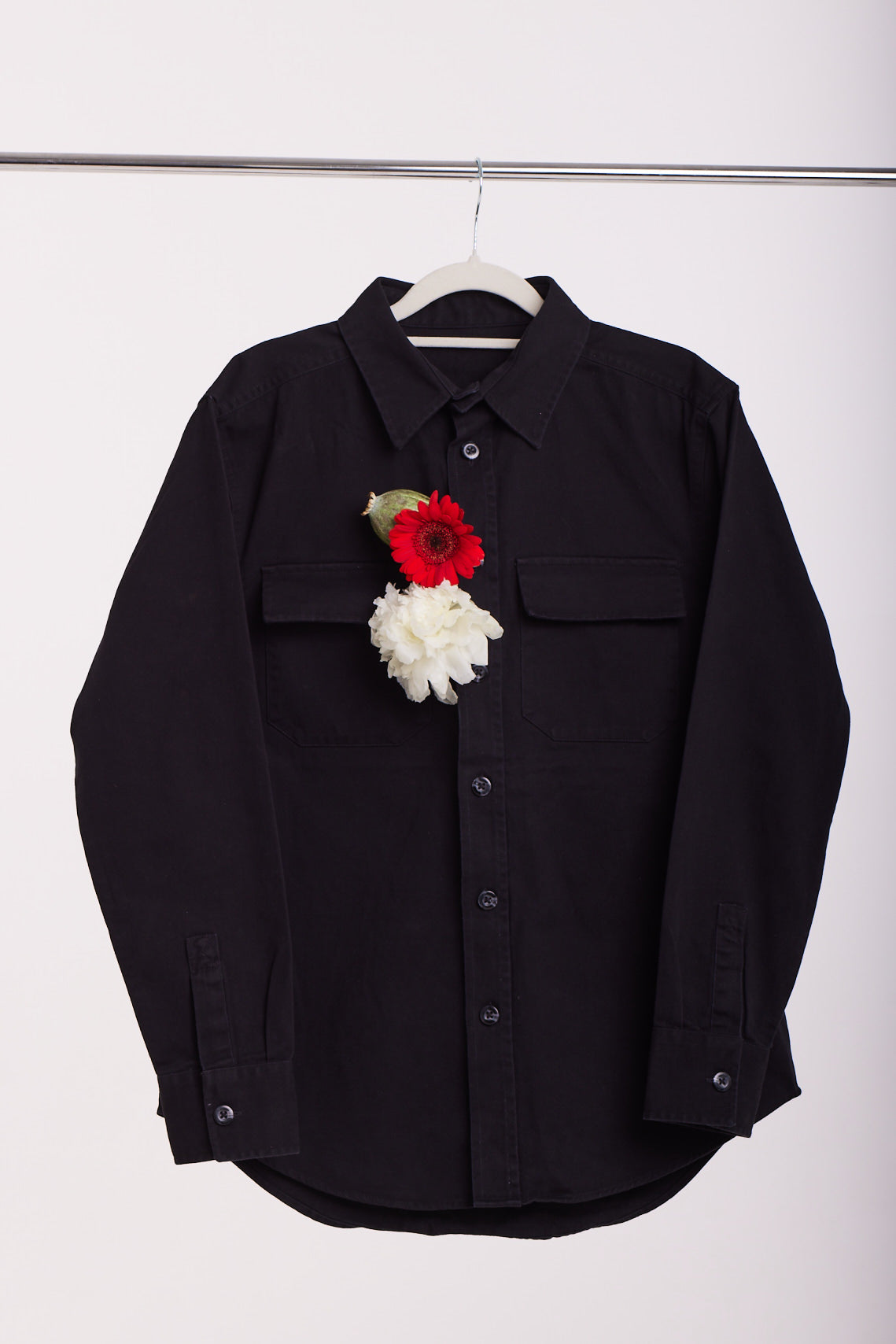Embroidered Bee Shirt – Nature’s Power in Motion