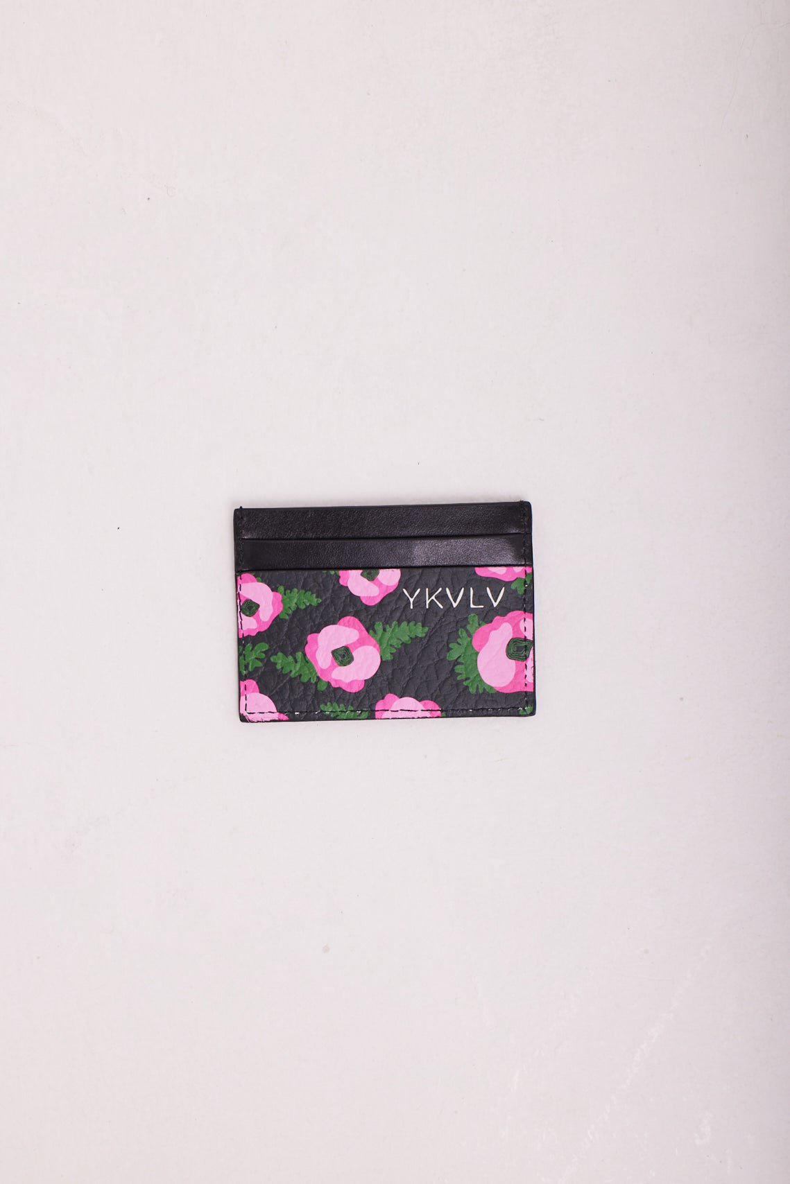 Floral Leather Cardholder – Bold Elegance in Every Detail